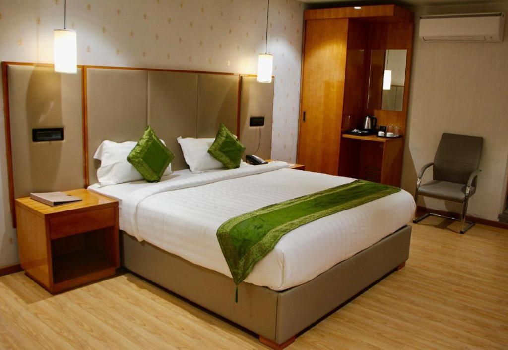 Hotel Reva Regency Bhopal Extérieur photo