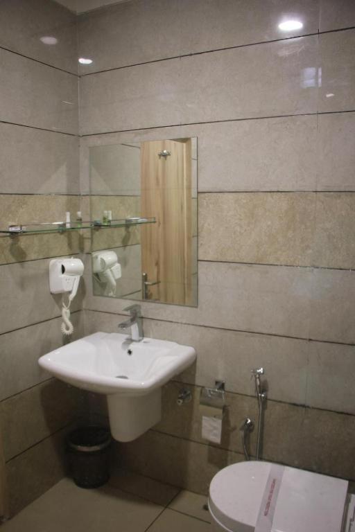 Hotel Reva Regency Bhopal Extérieur photo